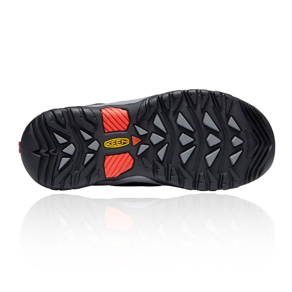 keen targhee low hiking shoes