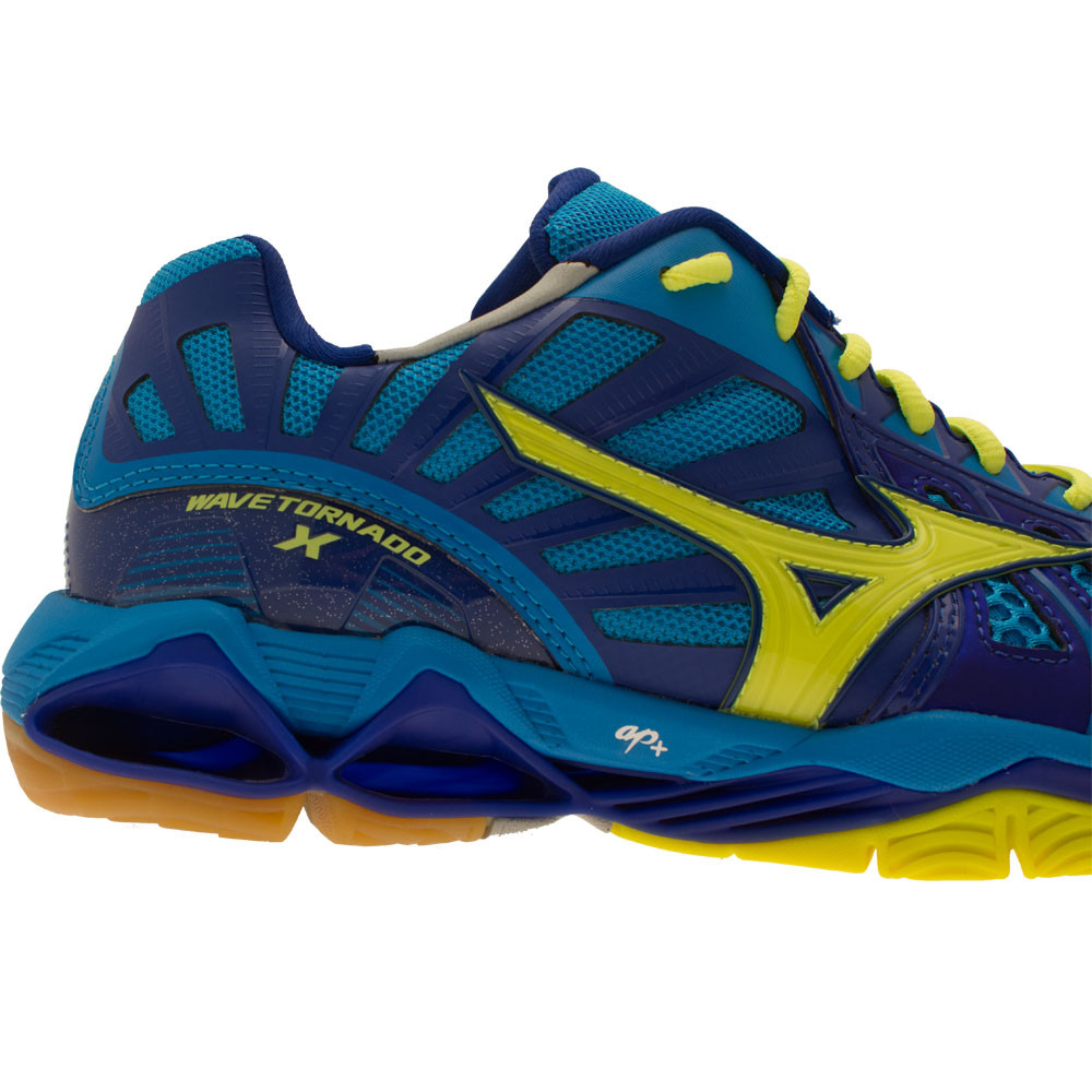 Mizuno Tornado X Mizuno Tornado X