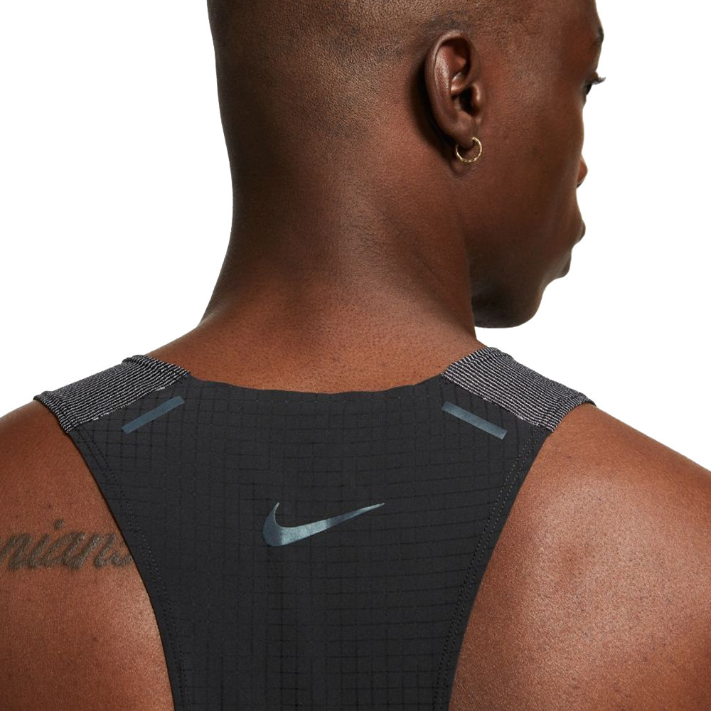 Nike Run Division Pinnacle Running Vest - SU21 | SportsShoes.com