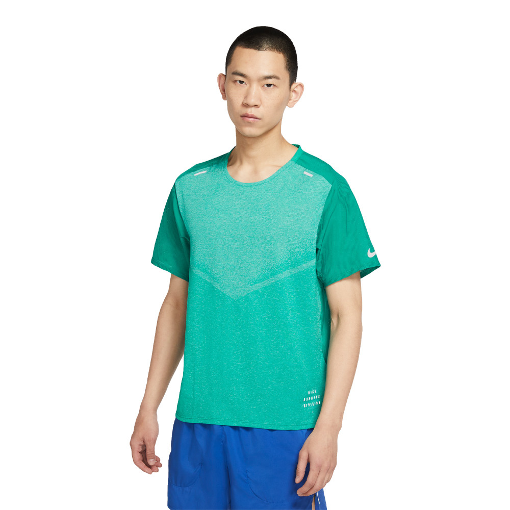 Nike Techknit Ultra Run Division Short-Sleeve Running Top - FA21 | SportsShoes.com