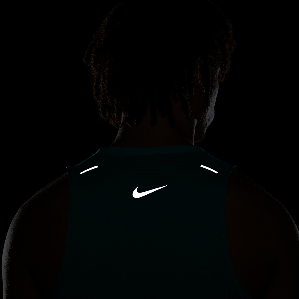 Nike Rise 365 Run Division Running Vest - SU21 | SportsShoes.com