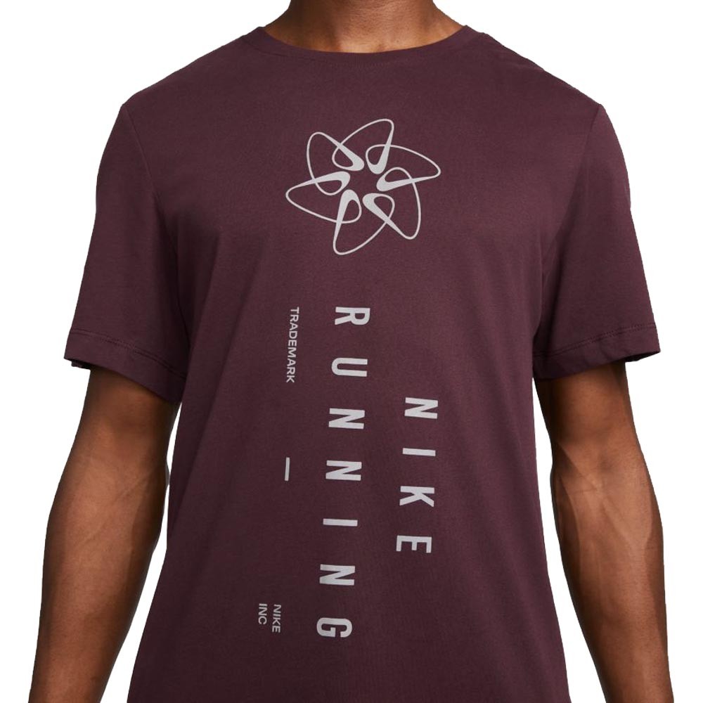 Nike DriFIT Run Division Running TShirt SP22