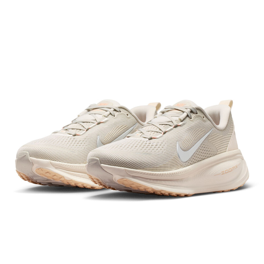 Nike Vomero 18 Women's Running Shoes - SU26