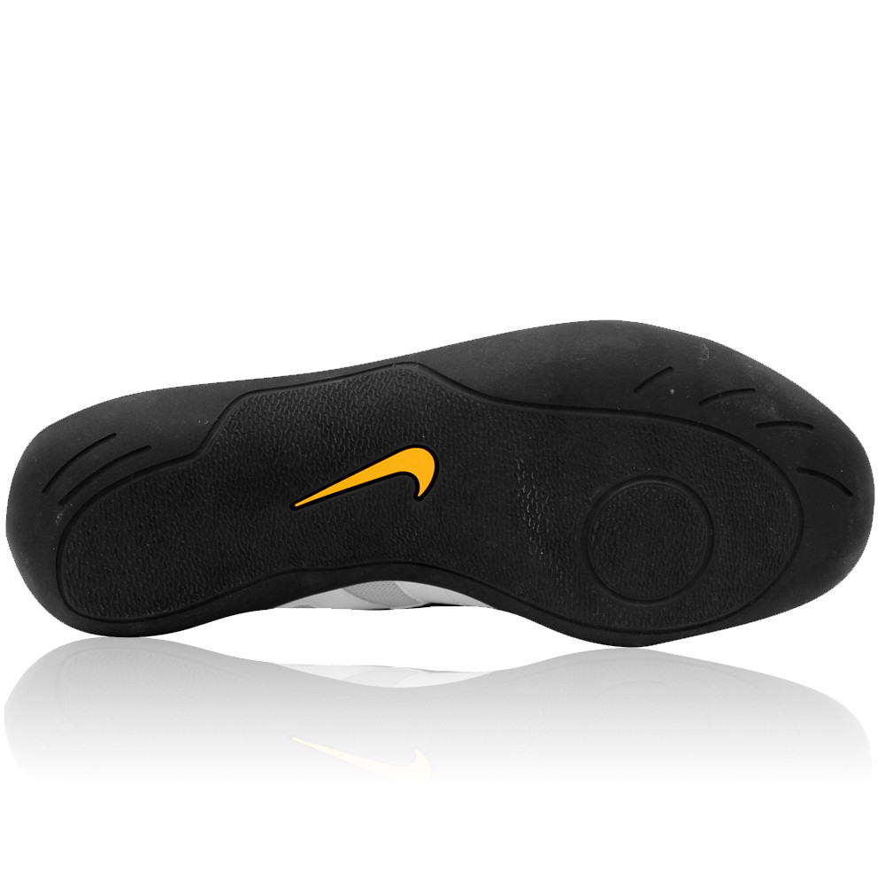 nike throwing shoes size 13