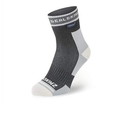 SealSkinz Halverstone Lightweight Waterproof Running Ankle Socks - AW25