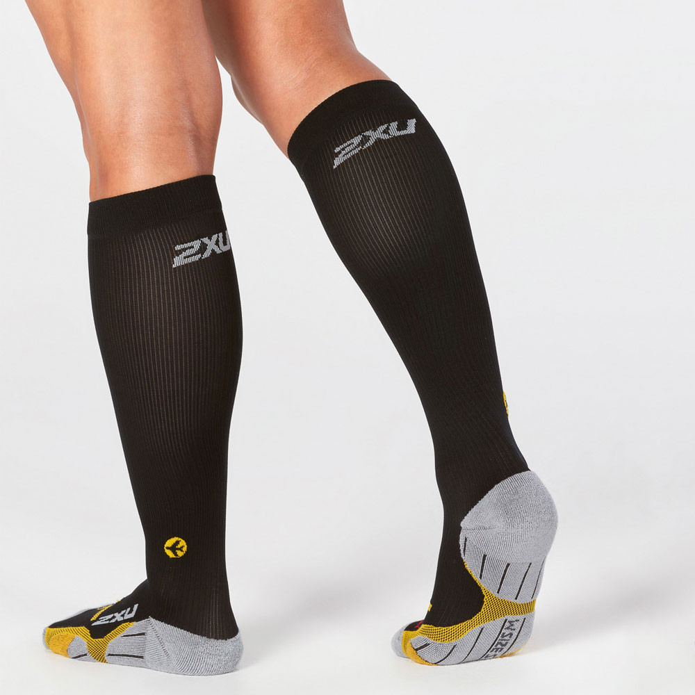 2XU Women's Flight Compression Socks